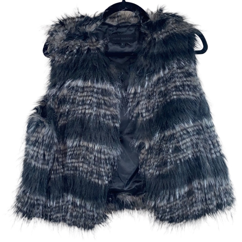 Steve Madden Black and Gray Patterned Furry Vegan Faux Fur Vest Size: L